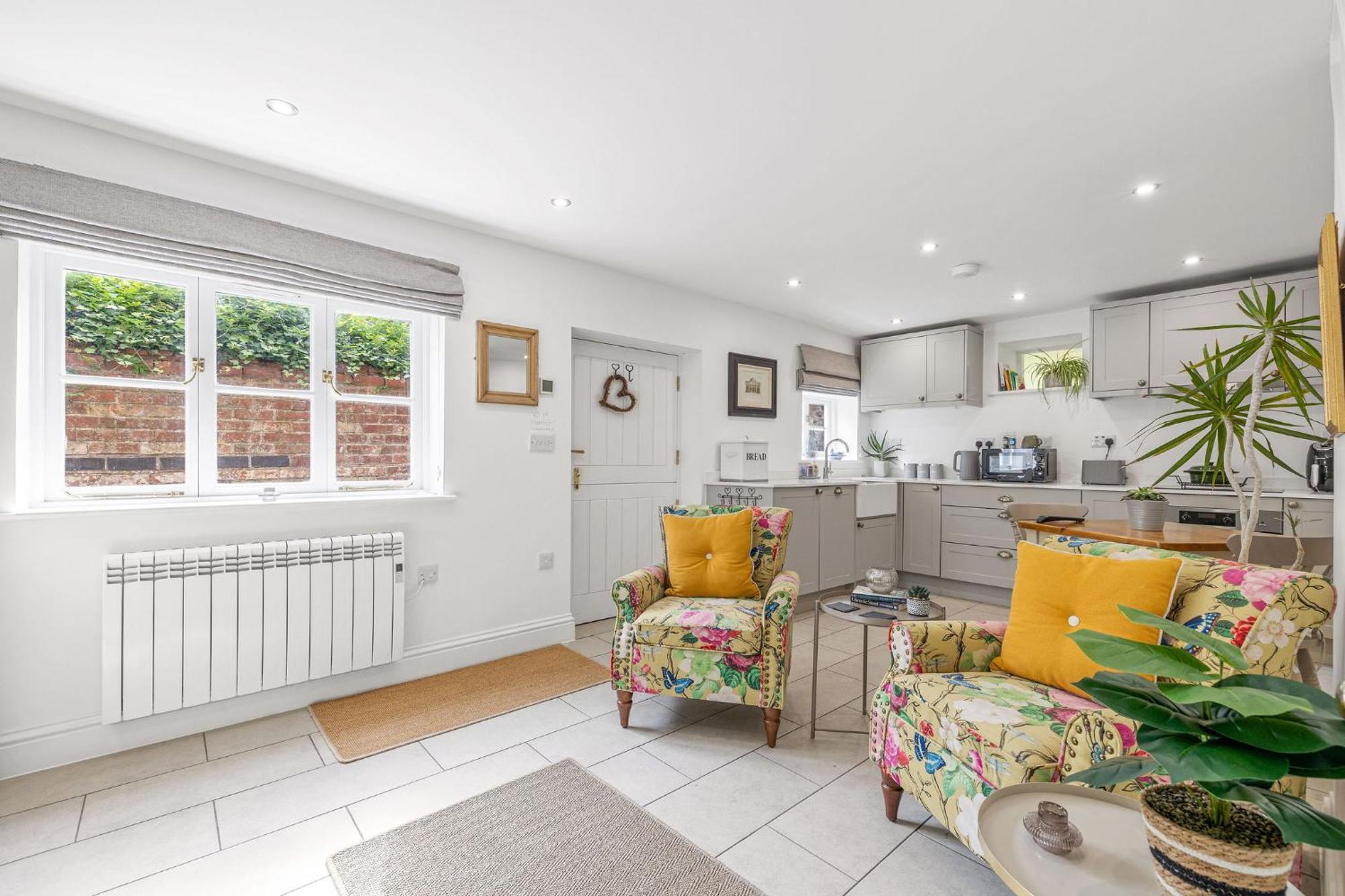 Flower Cottage By Ludlow Castle With Onsite Parking エクステリア 写真